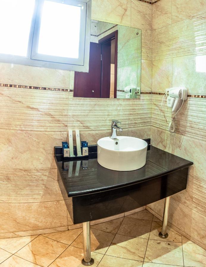 Seasons Hotel And Spa 남풀라 외부 사진